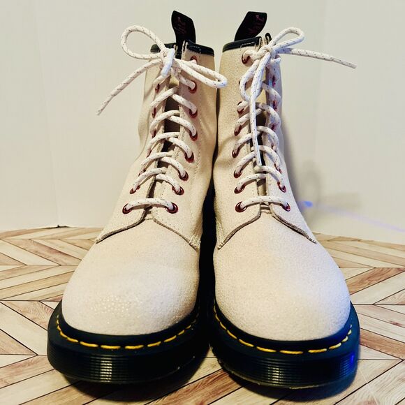 Dr Martens Women's 9 Leather Boots Cream Pink Combat Lace Up Doc 27655 Wedding - Picture 3 of 11